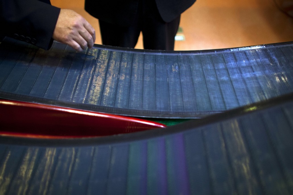 Solar-Powered Cars might become Reality this Year- Mistbreaker News